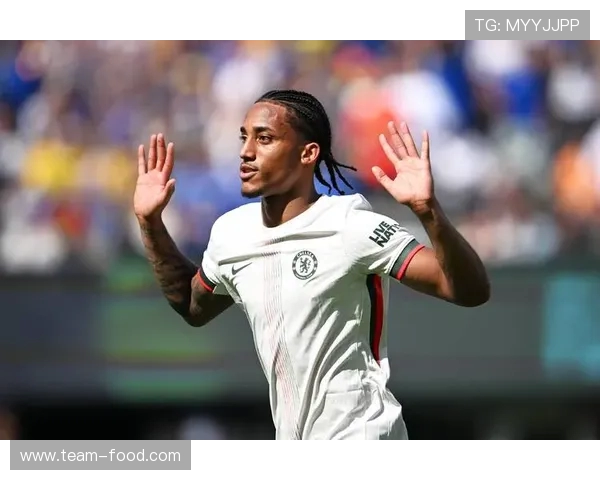 世俱杯球衣品牌合作案例赏析:足球与商业的完美结合