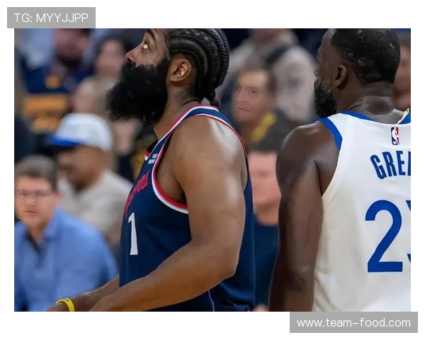 伦纳德火力全开独得19分助球队逆转但脚踝酸痛遗憾退赛